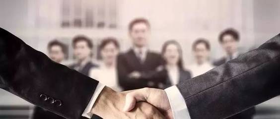 精英转身 医生、律师、记者为何投身保险经纪业务